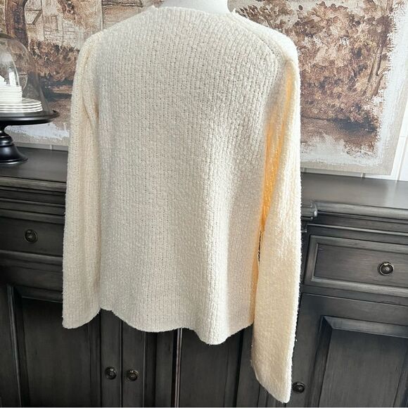 Liz Claiborne Cream V-neck Oversized Sweater size Medium - Picture 5 of 8